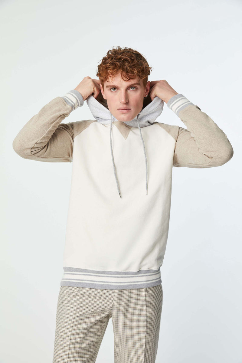 Lubiam Felpa con cappuccio e dettagli in contrasto bianco latte Felpa con cappuccio e dettagli in contrasto bianco latte