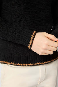Black crewneck black