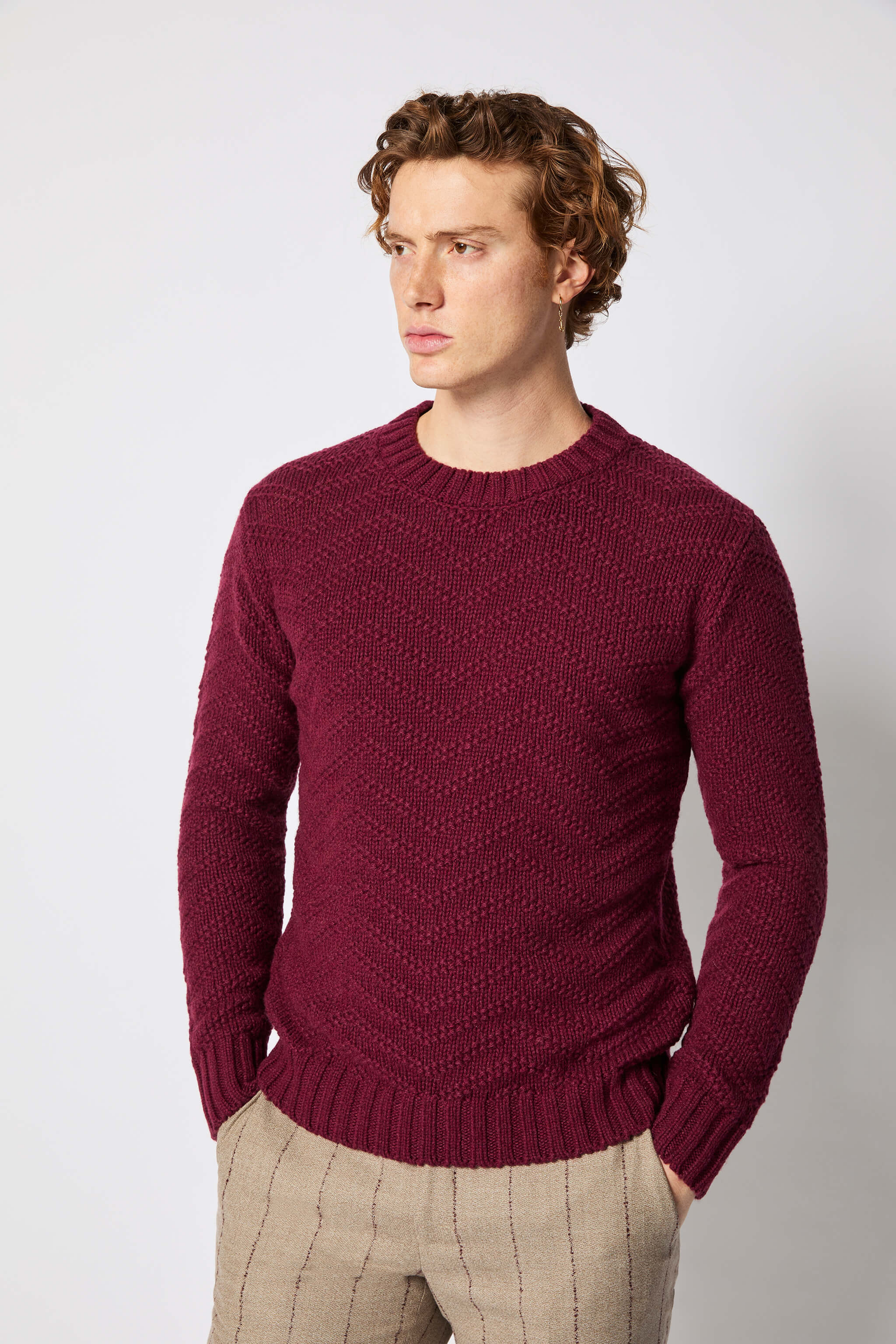 Cable-knit crewneck in burgundy