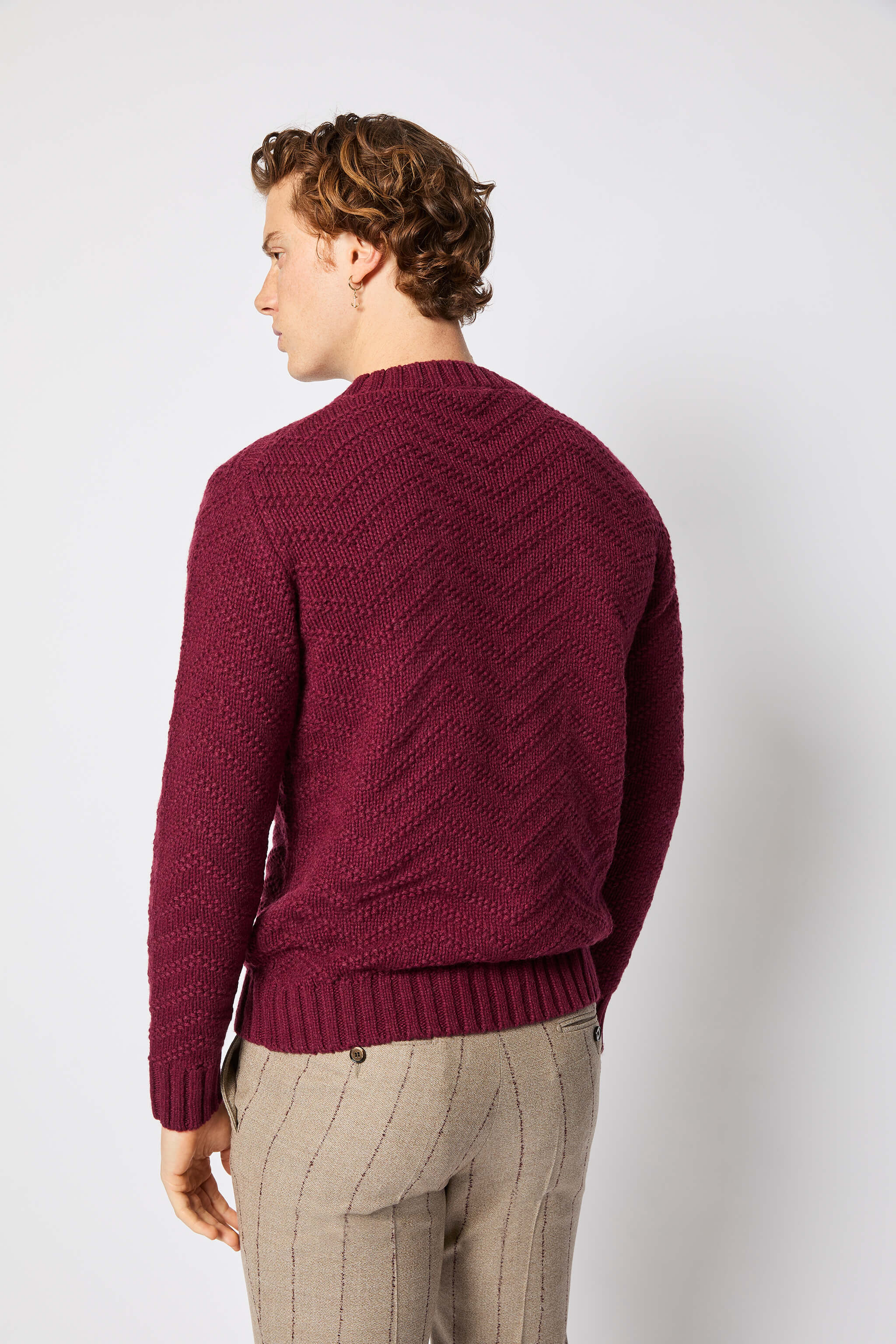 Cable-knit crewneck in burgundy