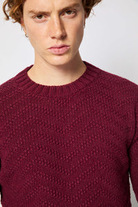 Cable-knit crewneck in burgundy bordeaux