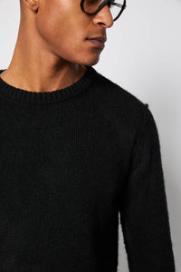 Black crewneck black