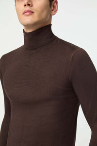Thin-gauge turtleneck in brown brown
