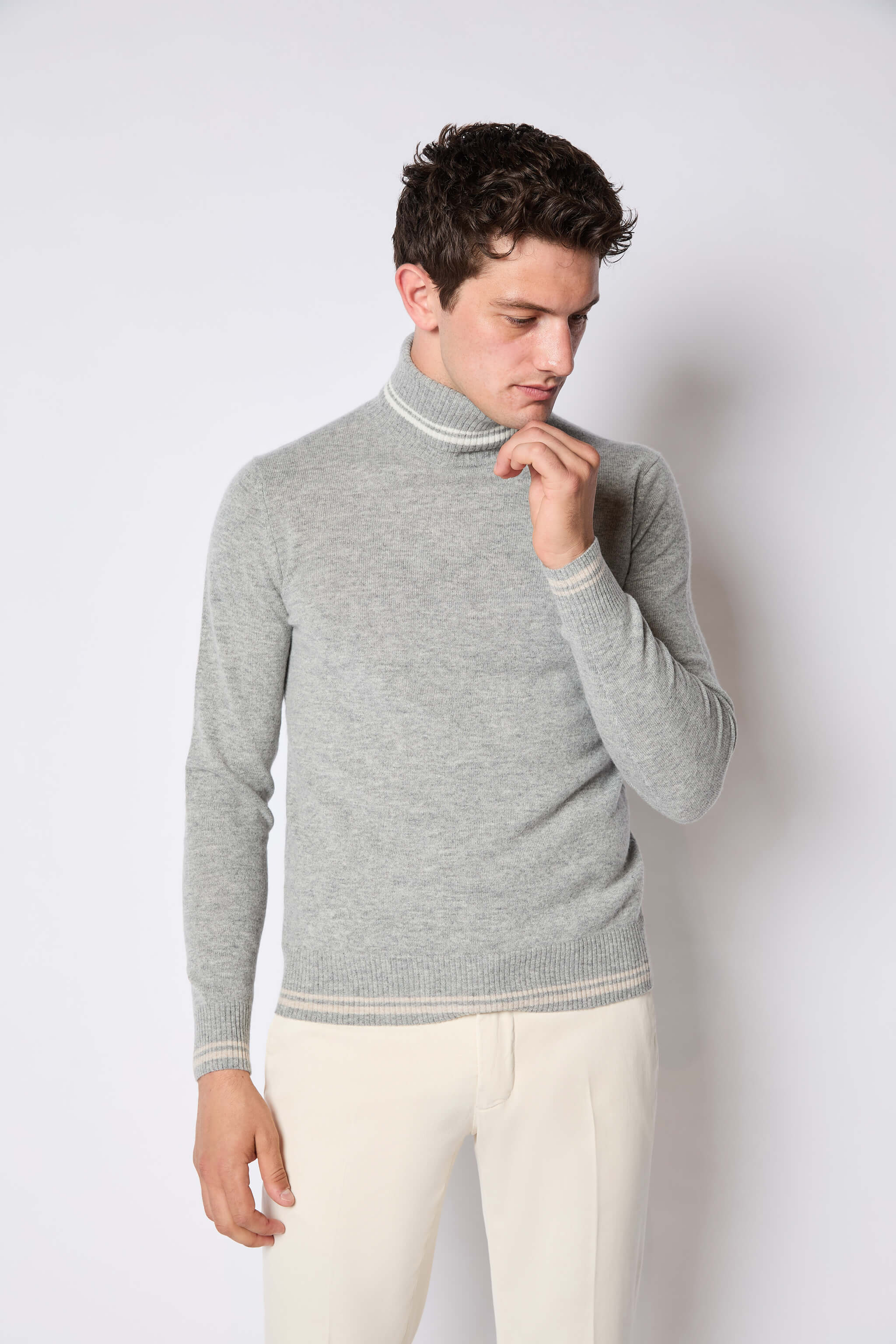 Turtleneck sweater in light gray melange