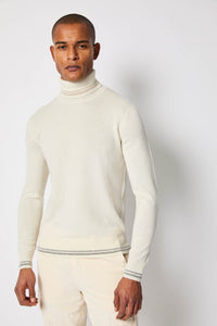Wool and cashmere turtleneck in ivory white