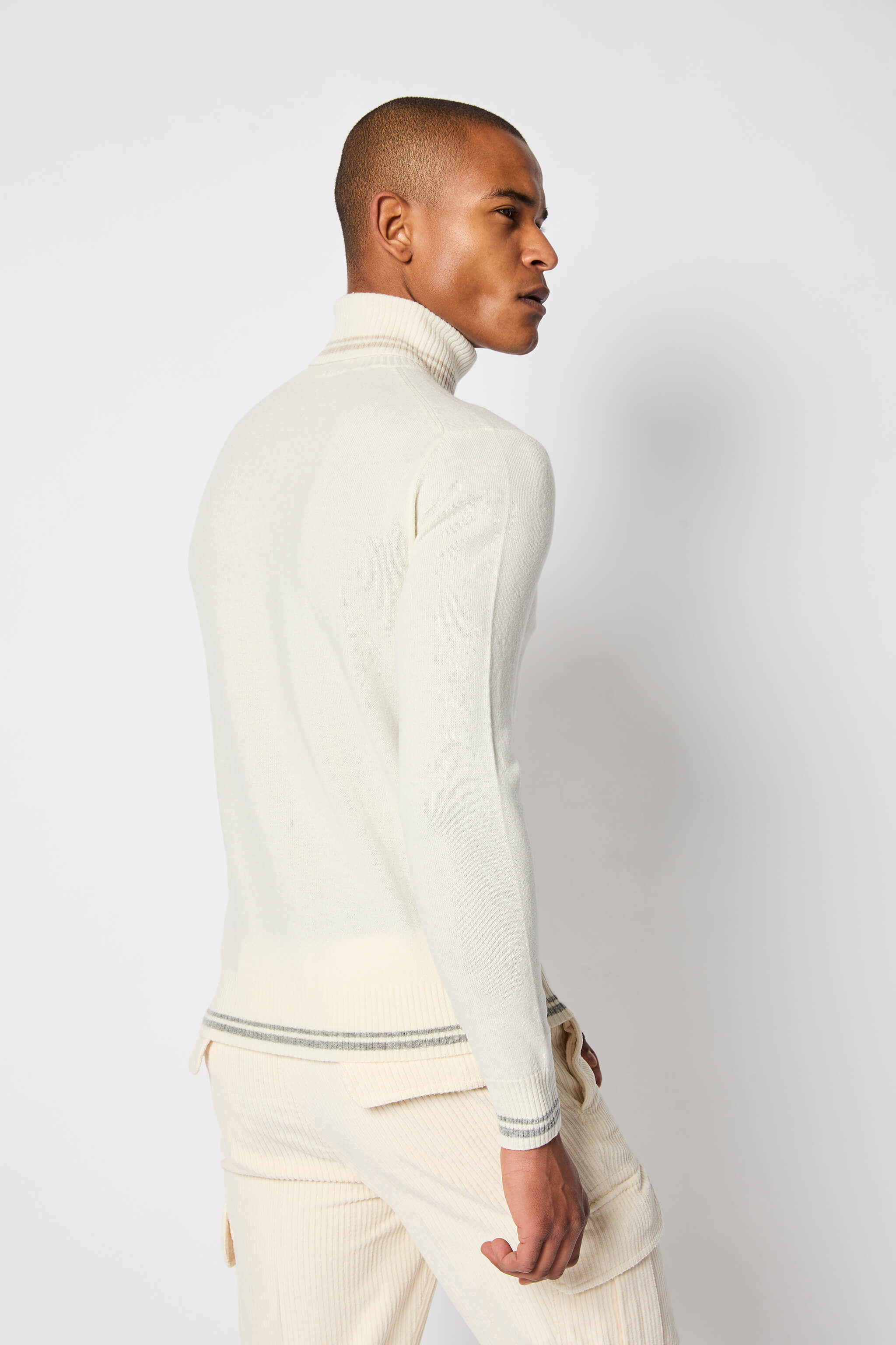 Wool and cashmere turtleneck in ivory