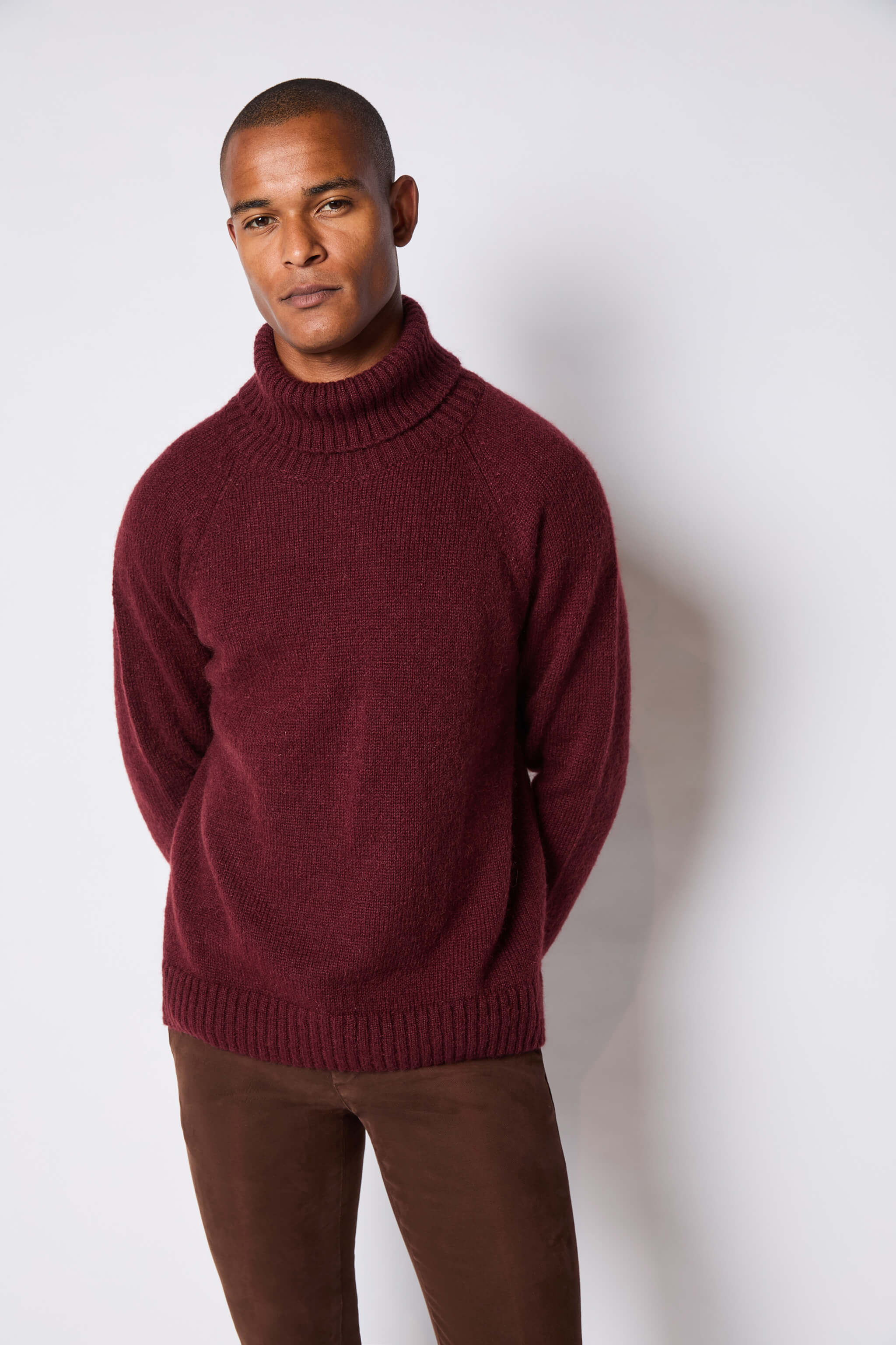 Turtleneck sweater in burgundy
