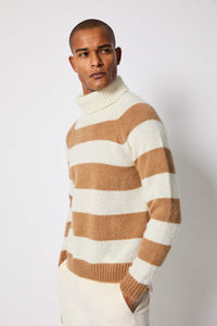 Striped turtleneck in white and camel earth