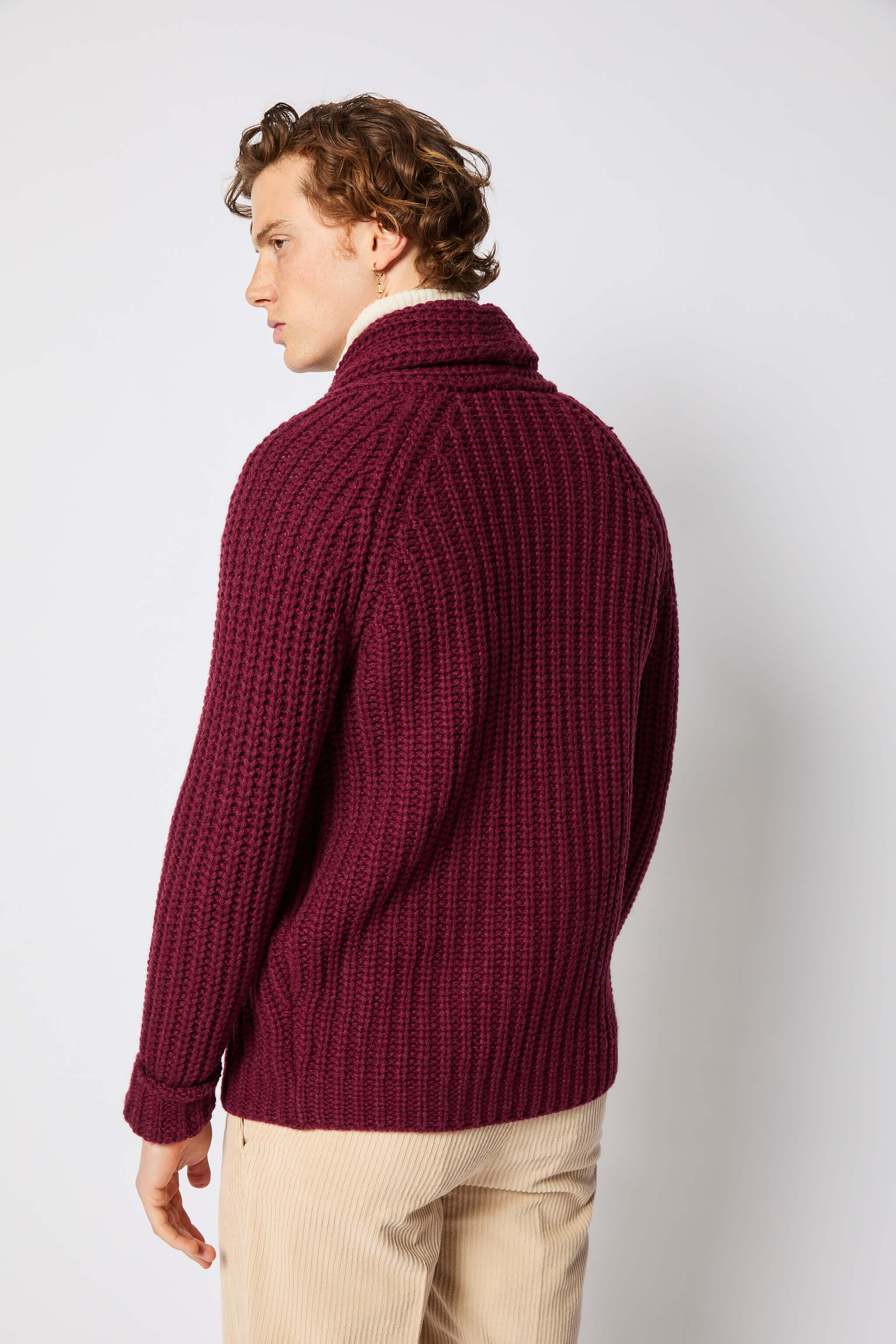 Chunky-knit cardigan in burgundy