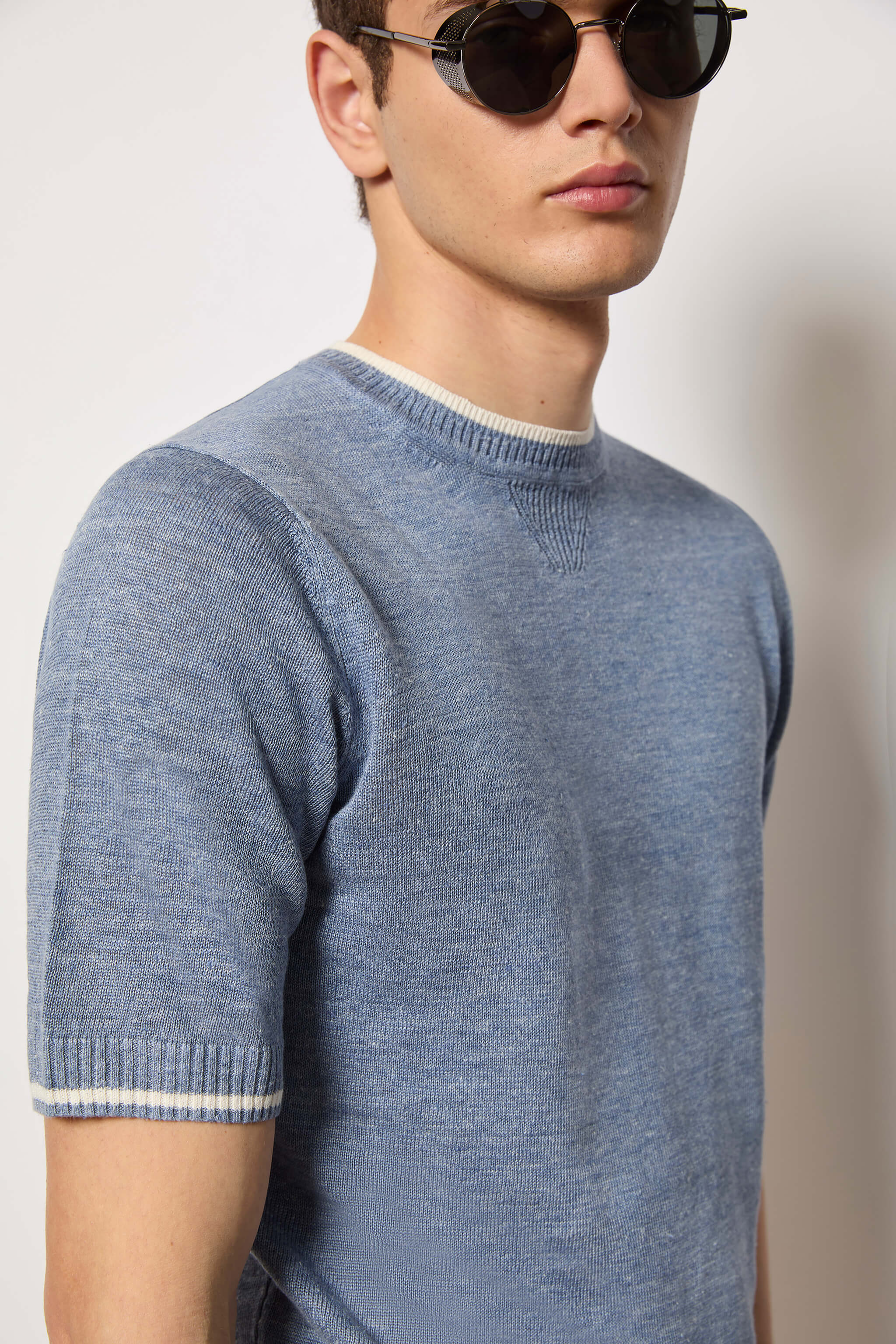 Maglia manica corta in lino azzurra
