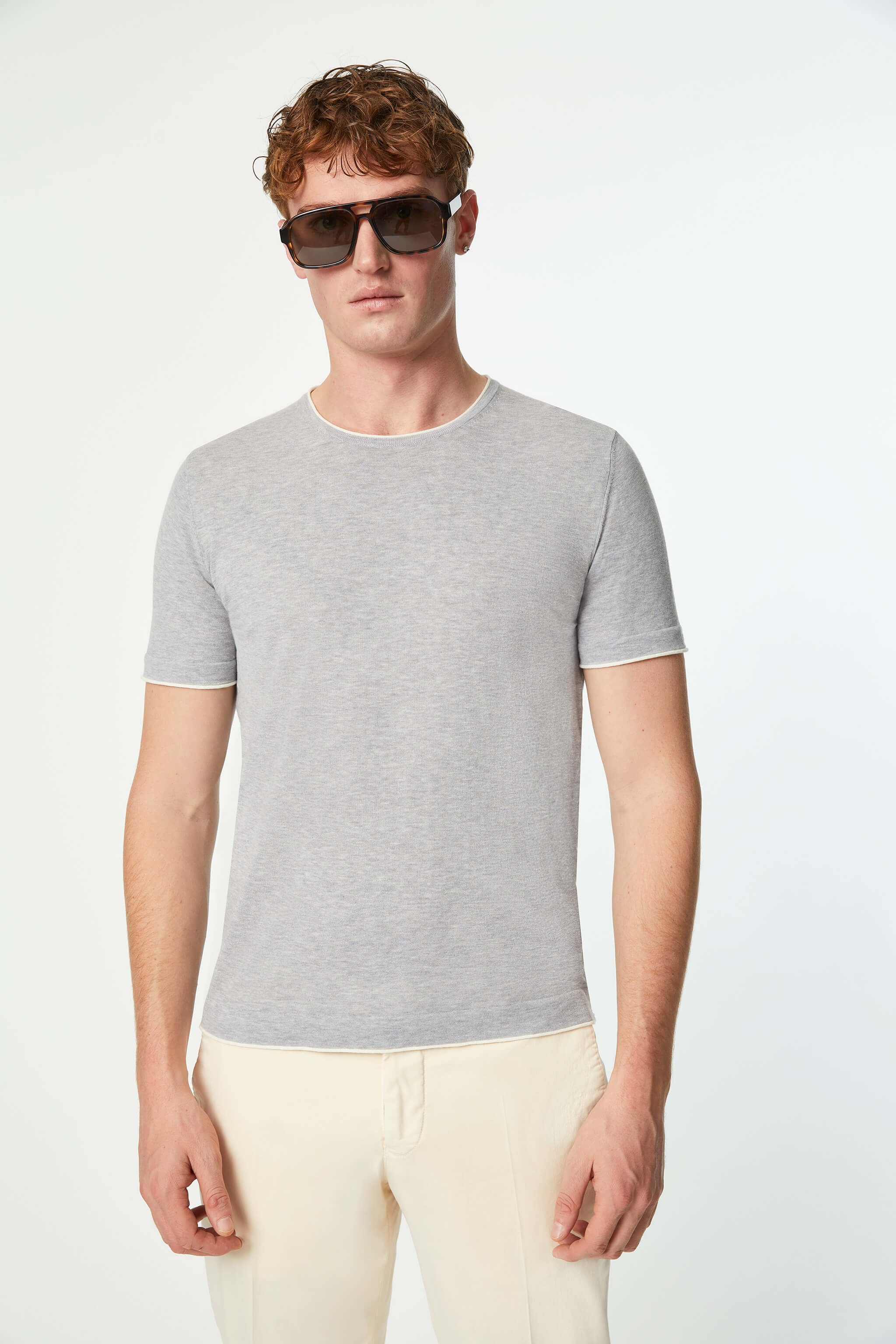 Short sleeve shirt with contrast Gray details