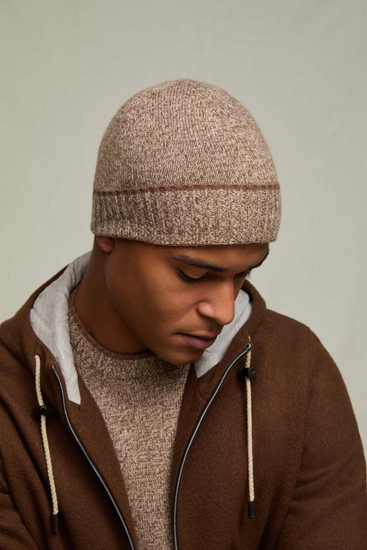 Wool-cashmere beanie in tobacco