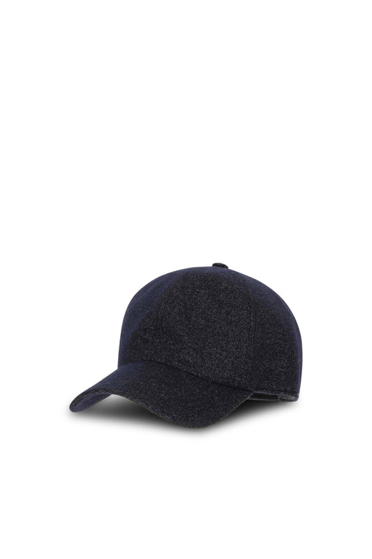 Baseball cap in blue