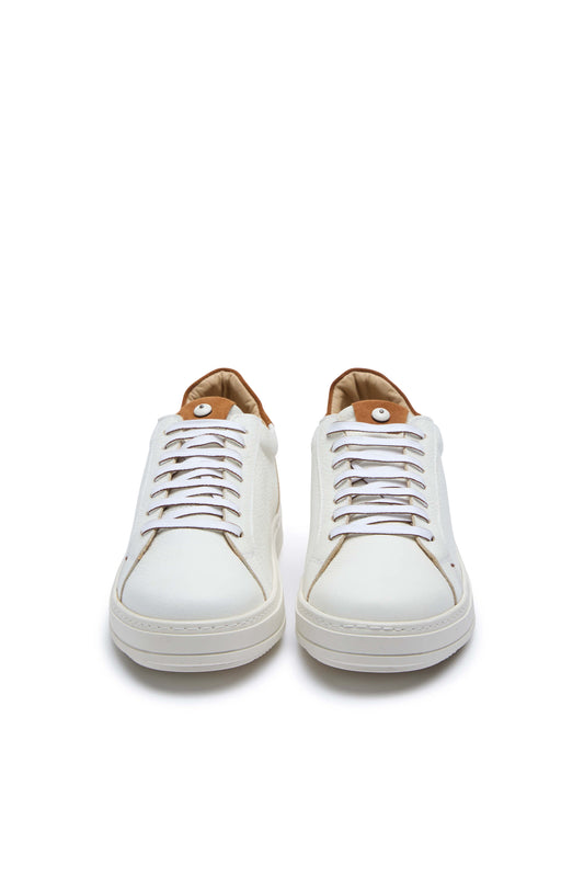 Retro tennis sneakers in camel