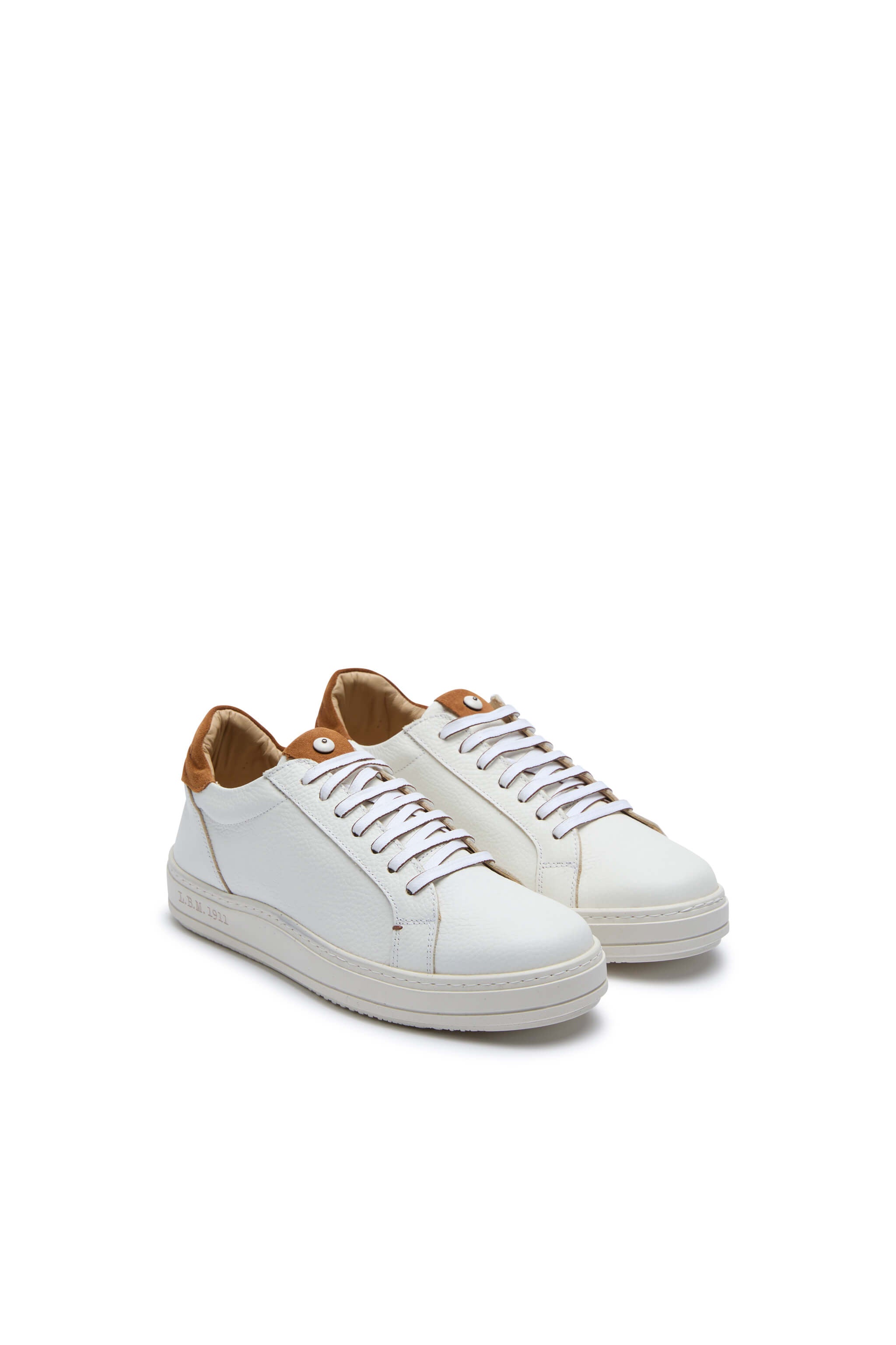 Retro tennis sneakers in camel