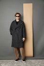 Double-breasted coat in black 