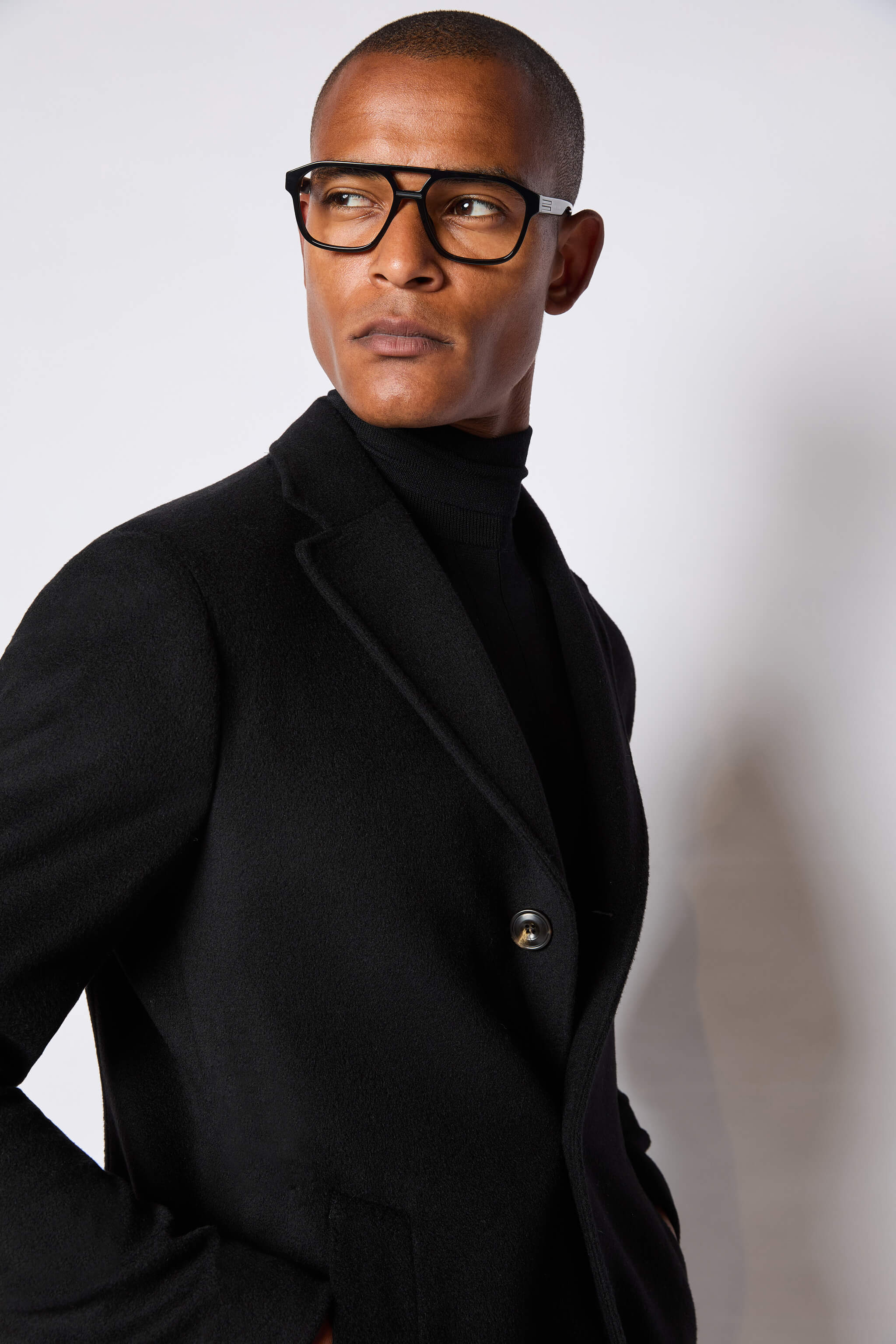 Single-breasted coat in black