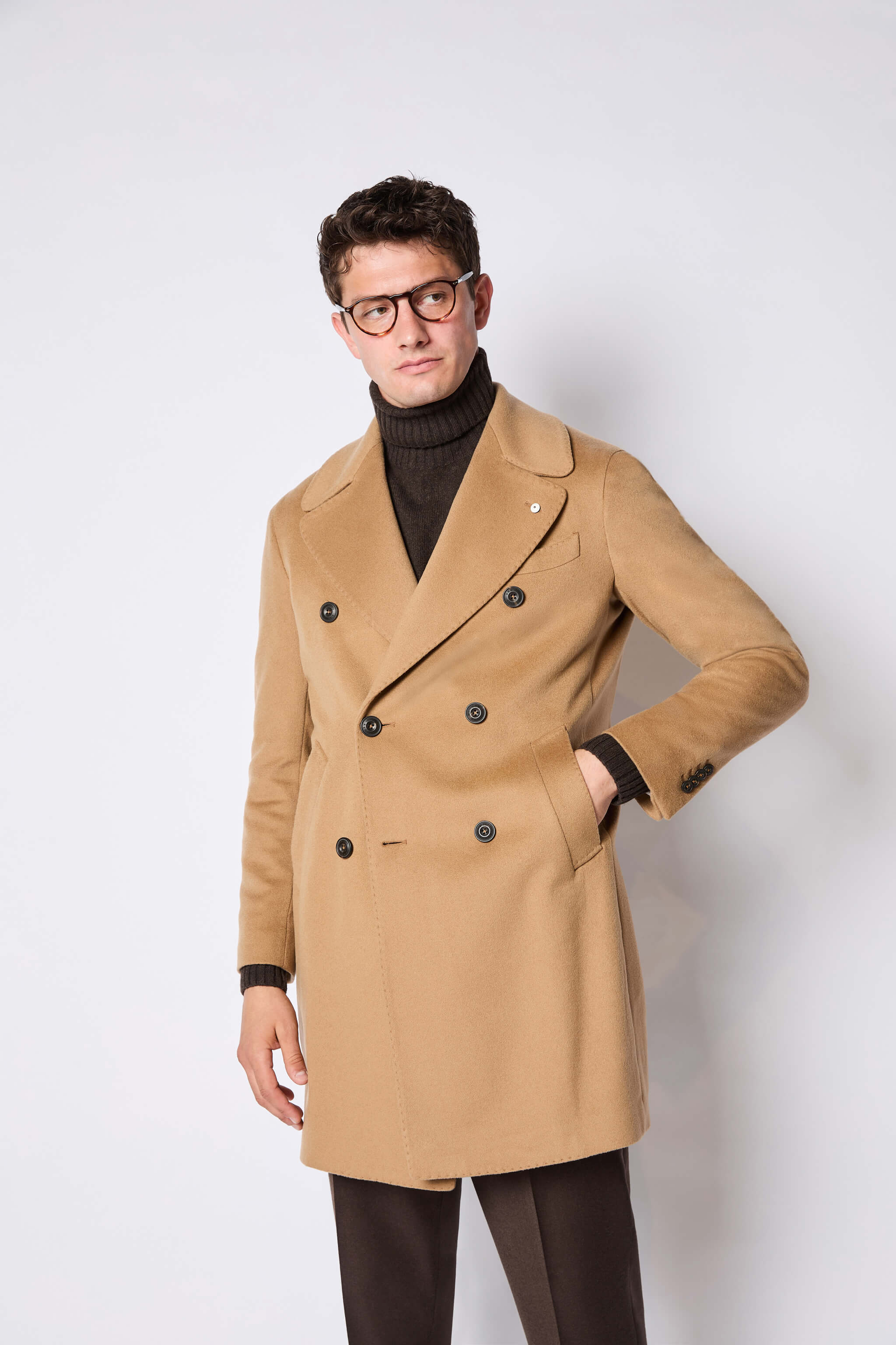 Cappotto doppiopetto in cashmere cammello