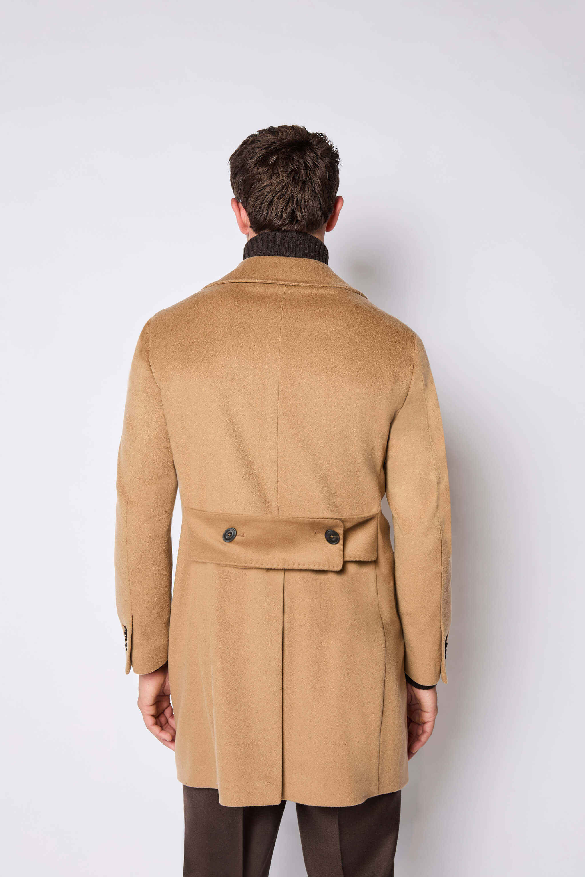 Cappotto doppiopetto in cashmere cammello