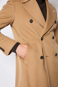 Cappotto doppiopetto in cashmere cammello marrone