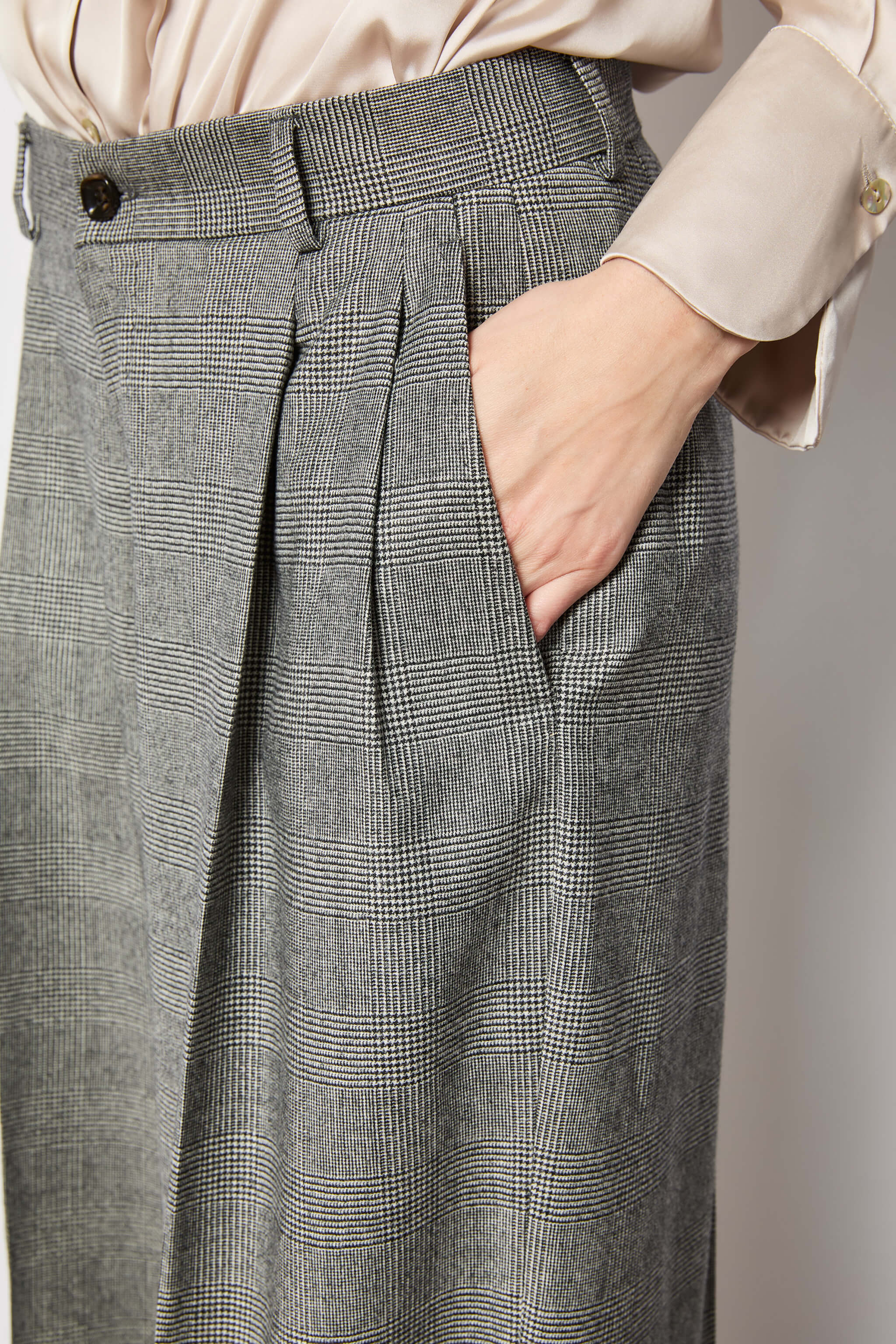 Elisa wide windowed gray pants