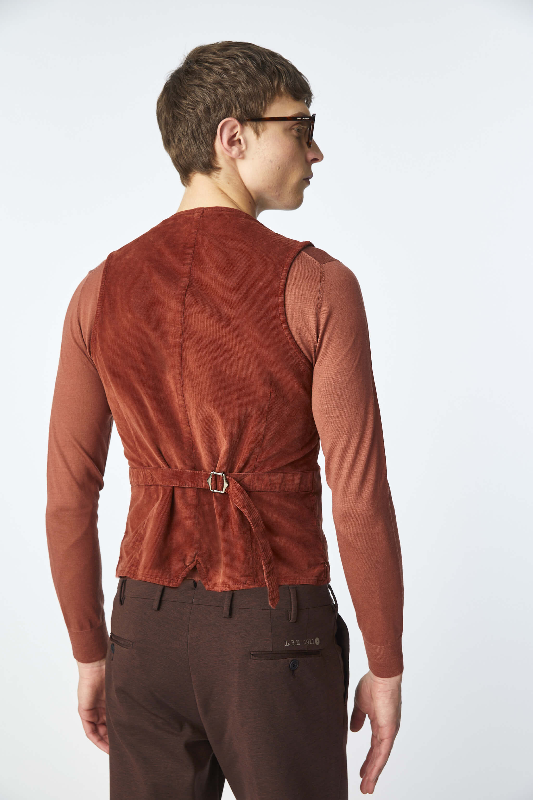 Garment-dyed MIKE waistcoat in Sienna