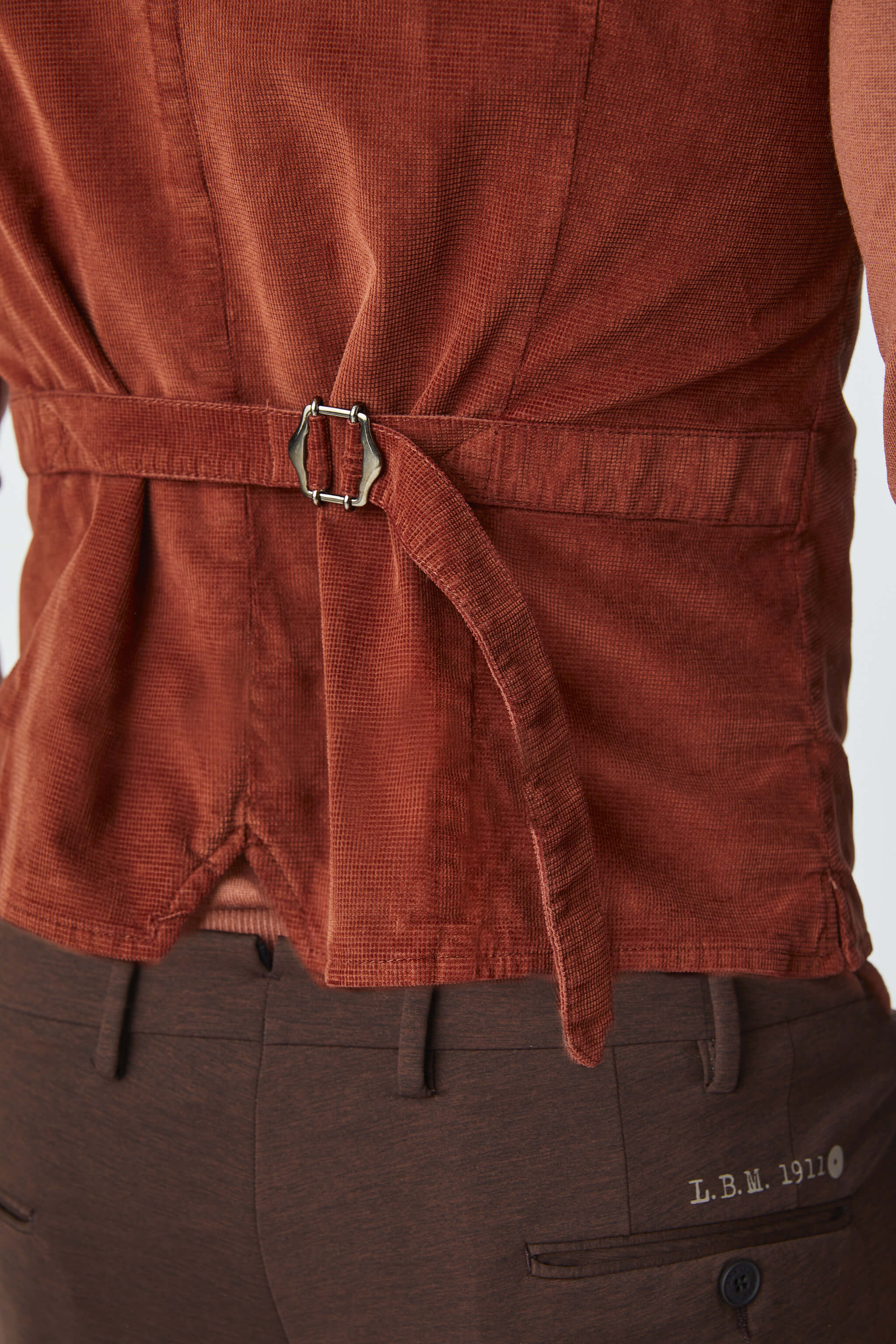 Garment-dyed MIKE waistcoat in Sienna