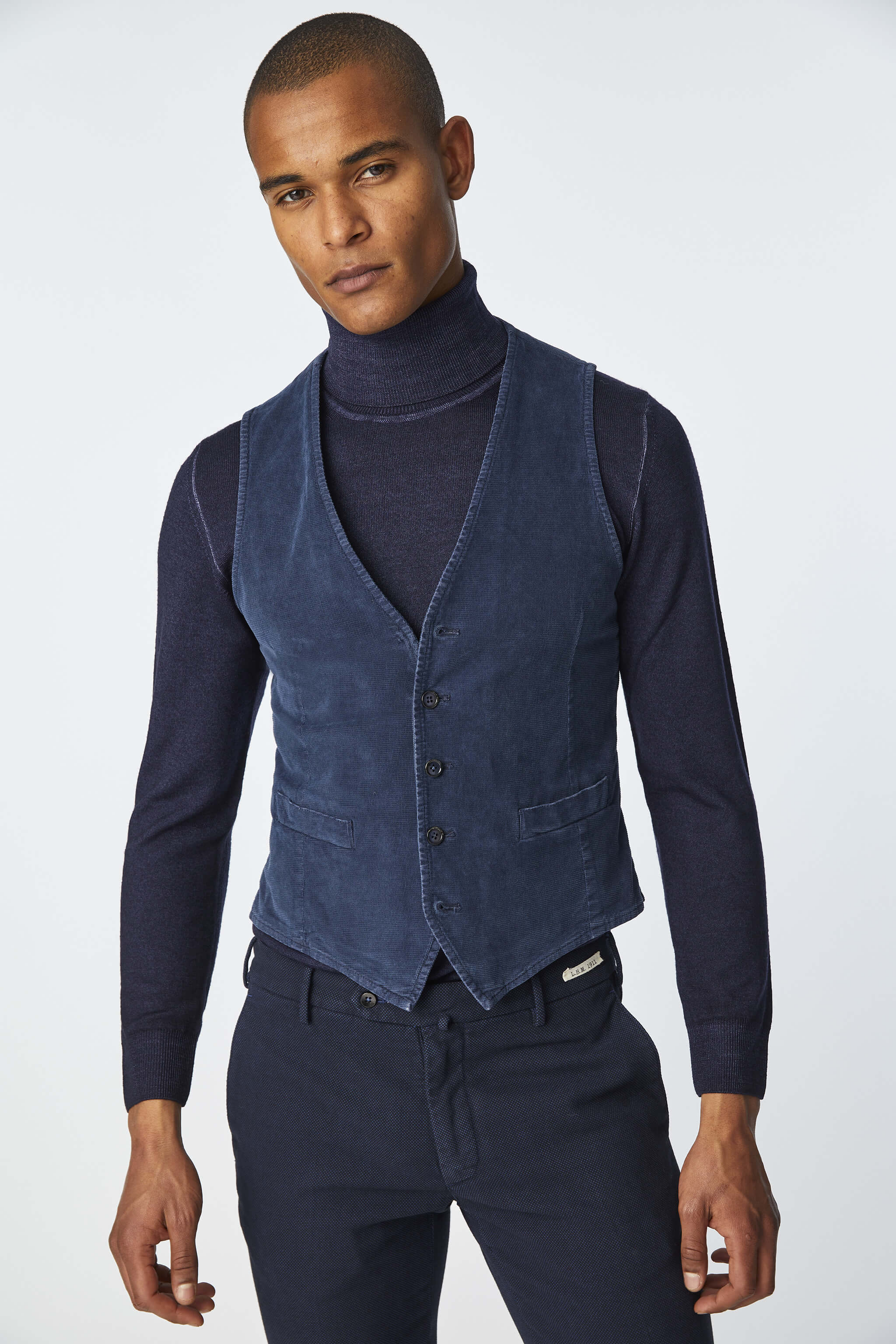 Garment-dyed MIKE waistcoat in blue