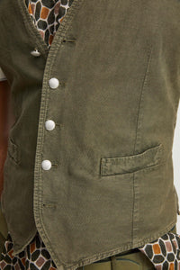 Mike vest garment dyed dark green