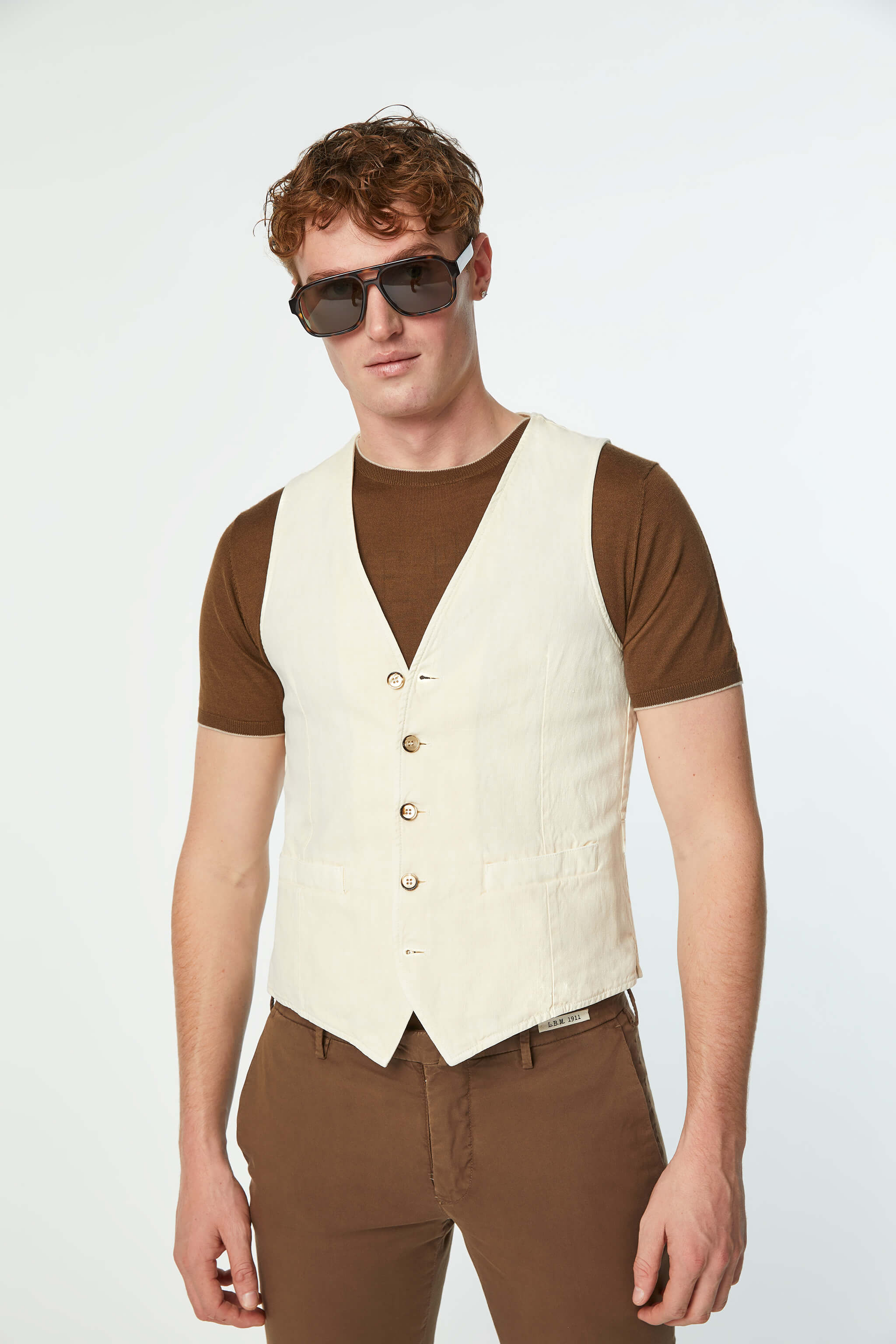 Garment-dyed MIKE vest in White