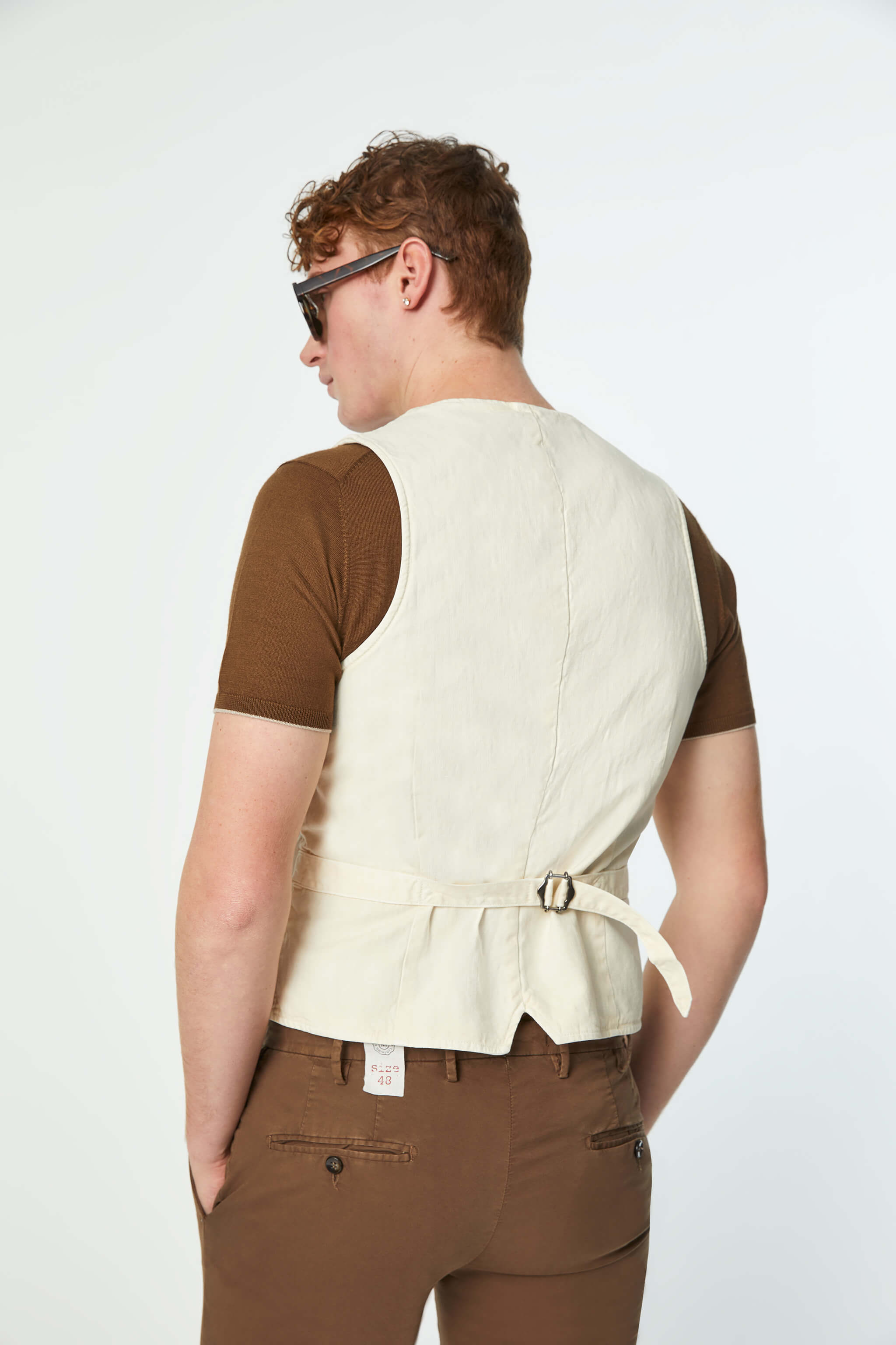 Garment-dyed MIKE vest in White