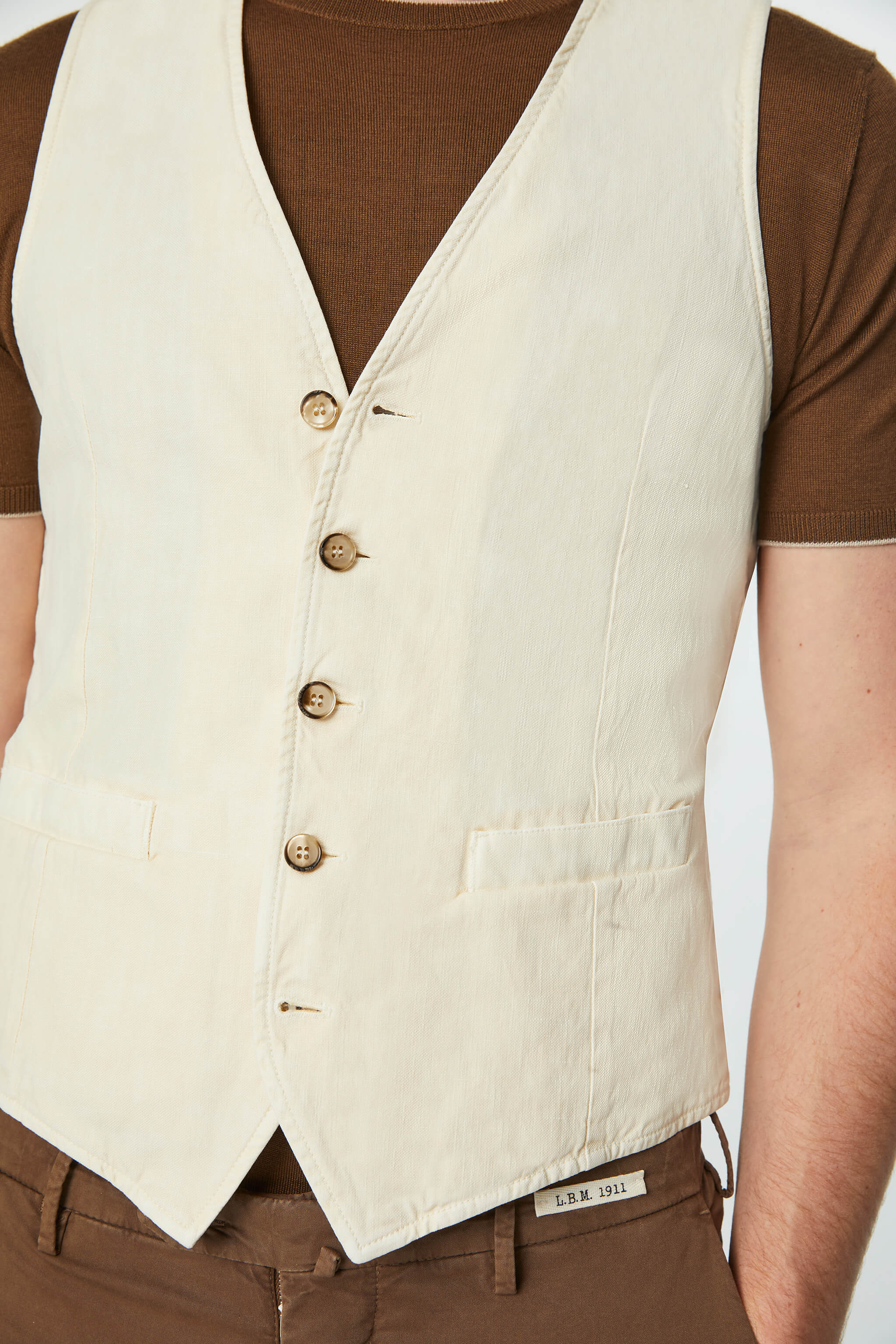 Garment-dyed MIKE vest in White