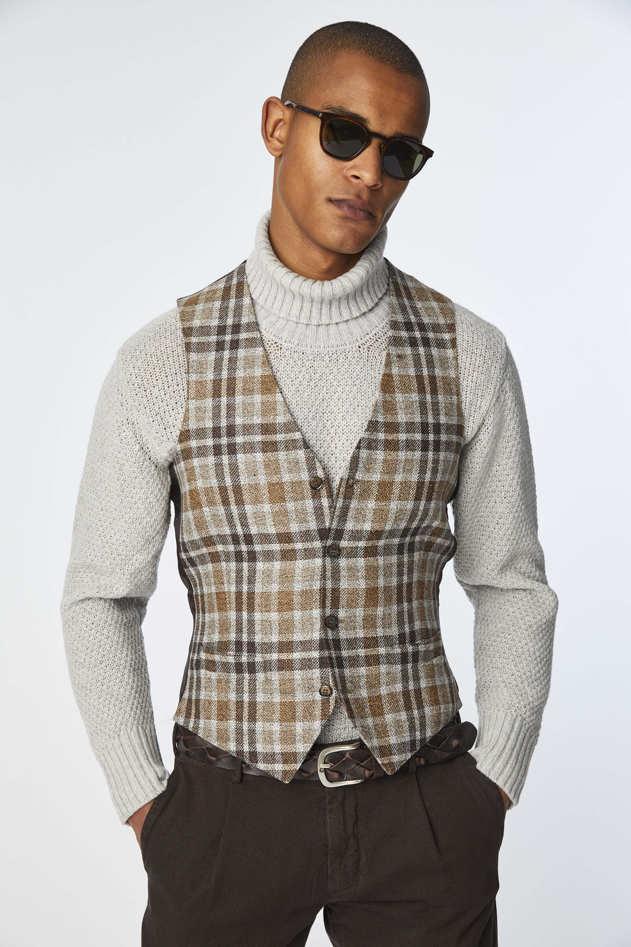 DEREK waistcoat in beige