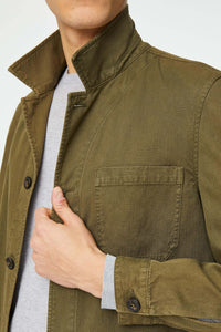 Garment-dyed overshirt in army green dark green