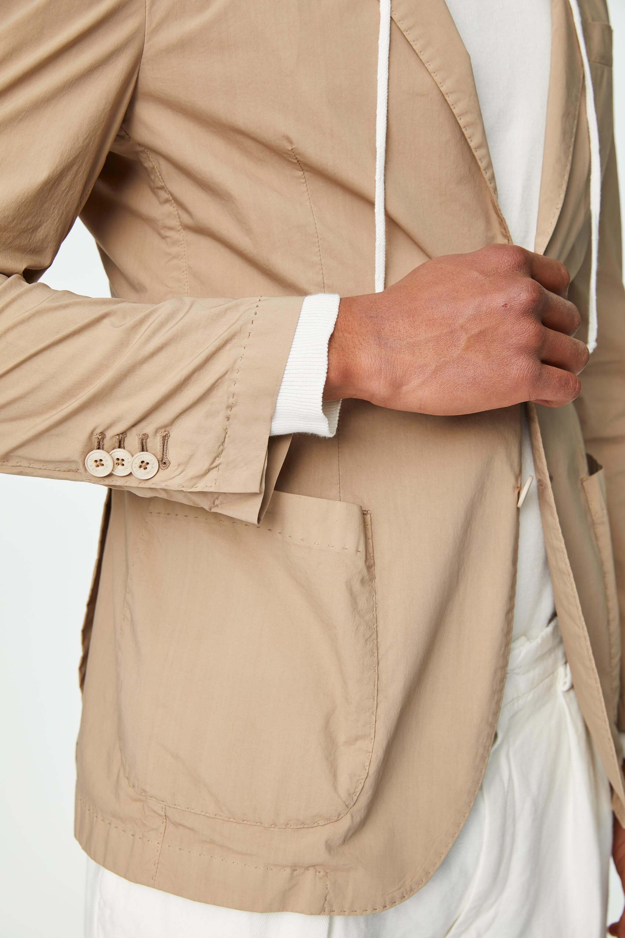 Garment-dyed EDDY jacket in sand