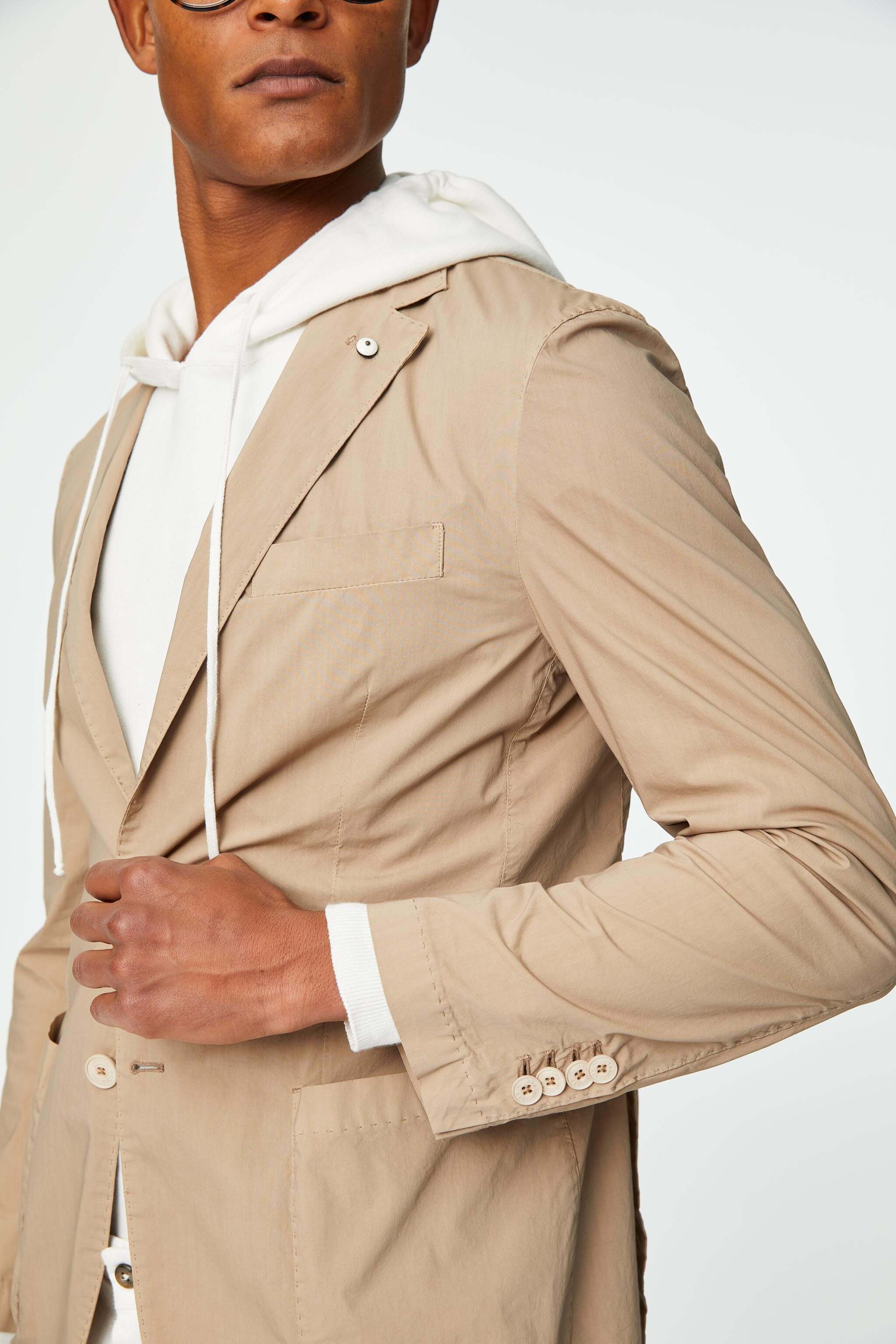 Garment-dyed EDDY jacket in sand