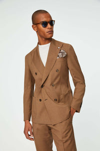 Garment-dyed tom suit in hazelnut earth
