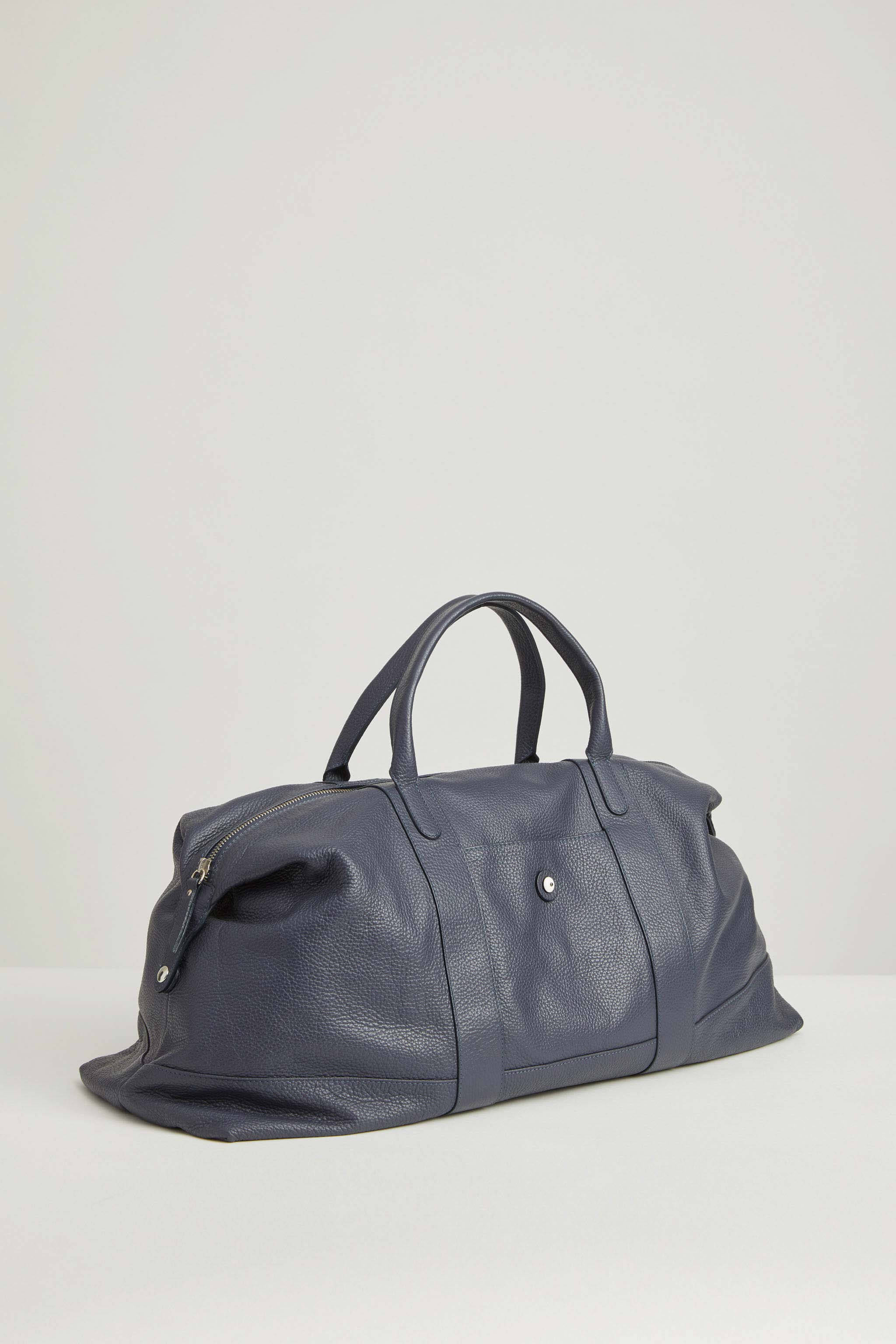Leather travel bag