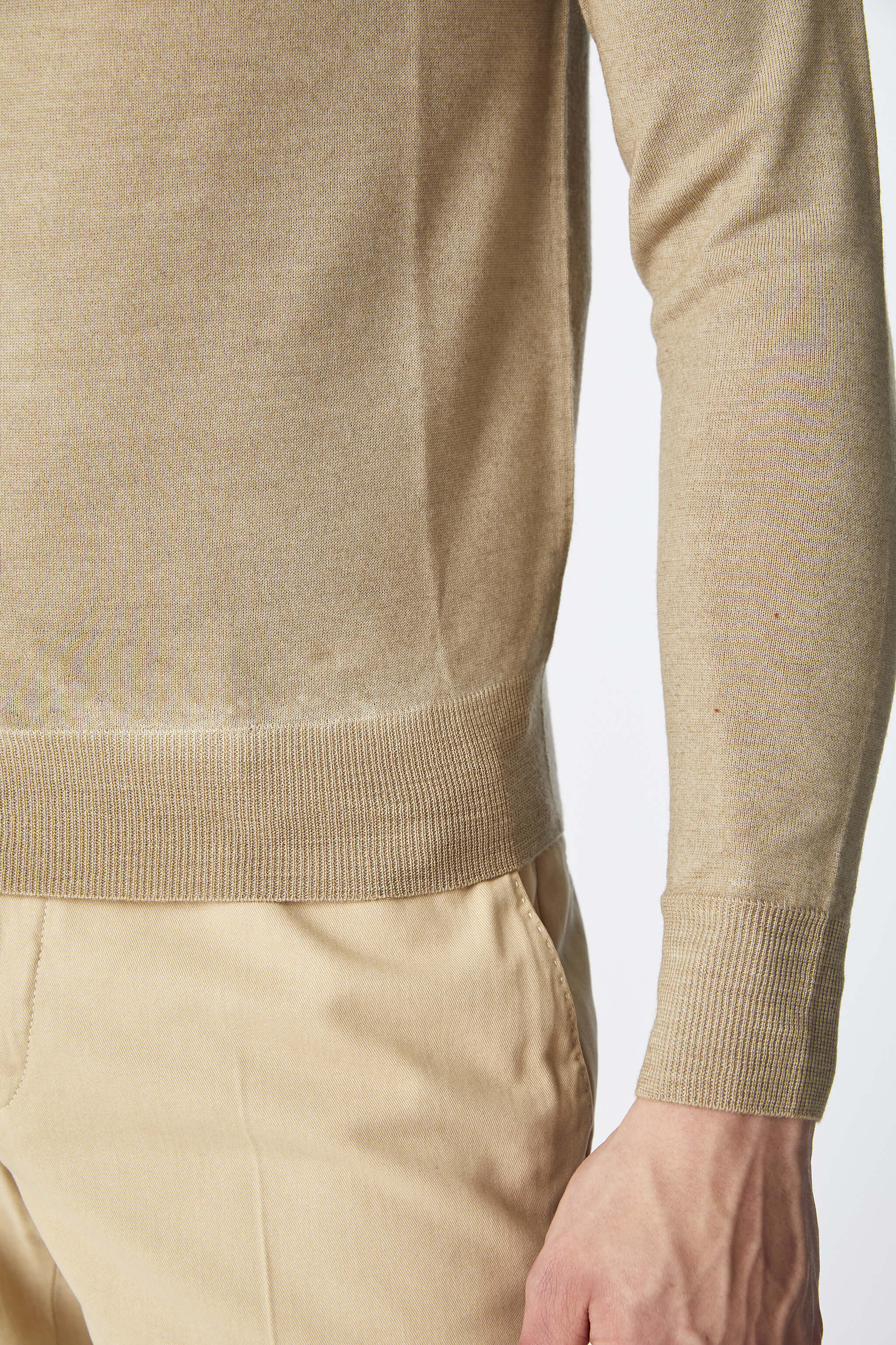 Garment-dyed crewneck In beige
