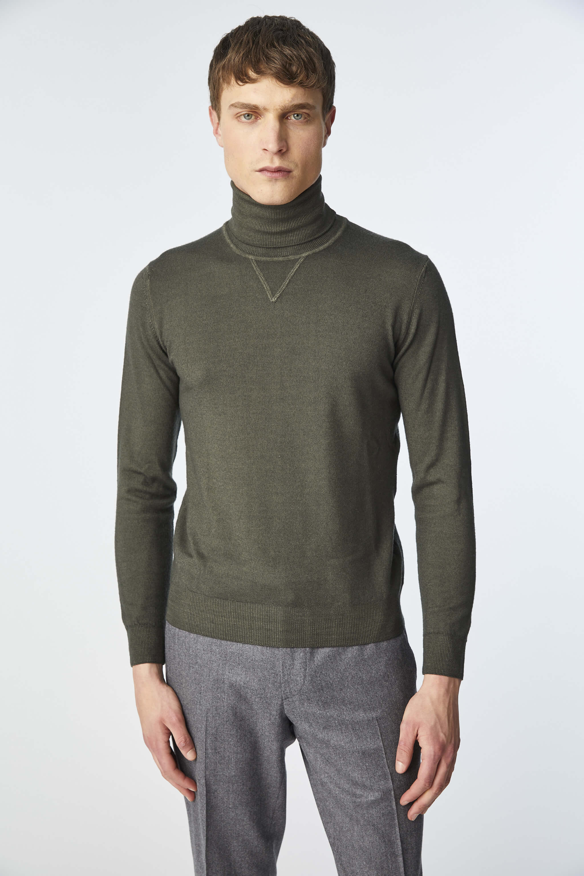 Garment-dyed turtleneck in green