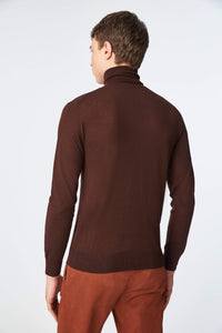 Thin gauge brown turtleneck brown