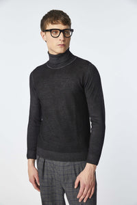 Garment-dyed turtleneck in black black