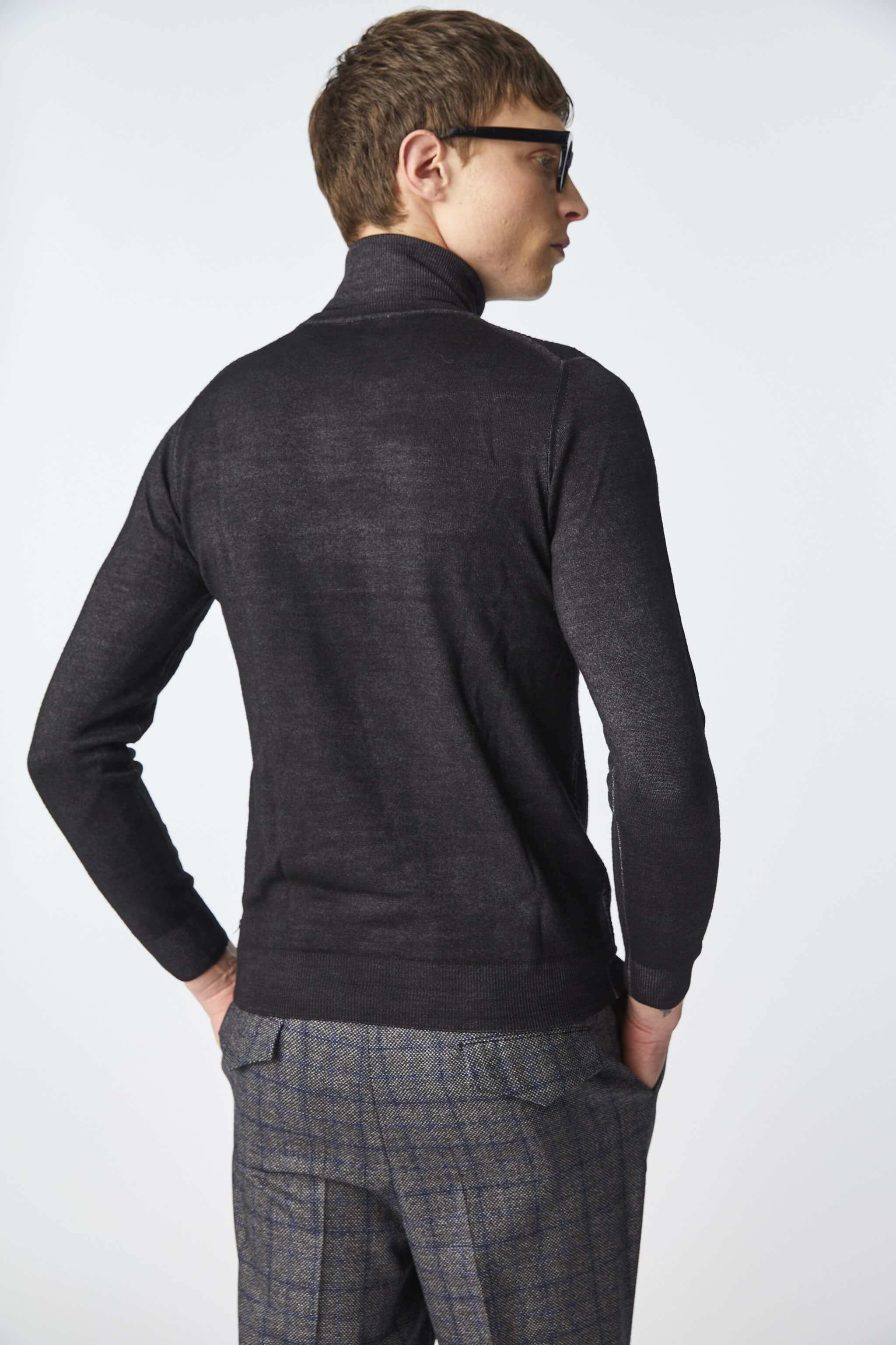 Garment-dyed turtleneck in black