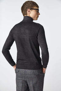 Garment-dyed turtleneck in black black