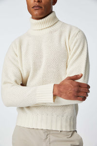 Knit turtleneck in white white