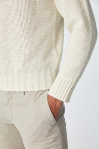 Knit turtleneck in white white