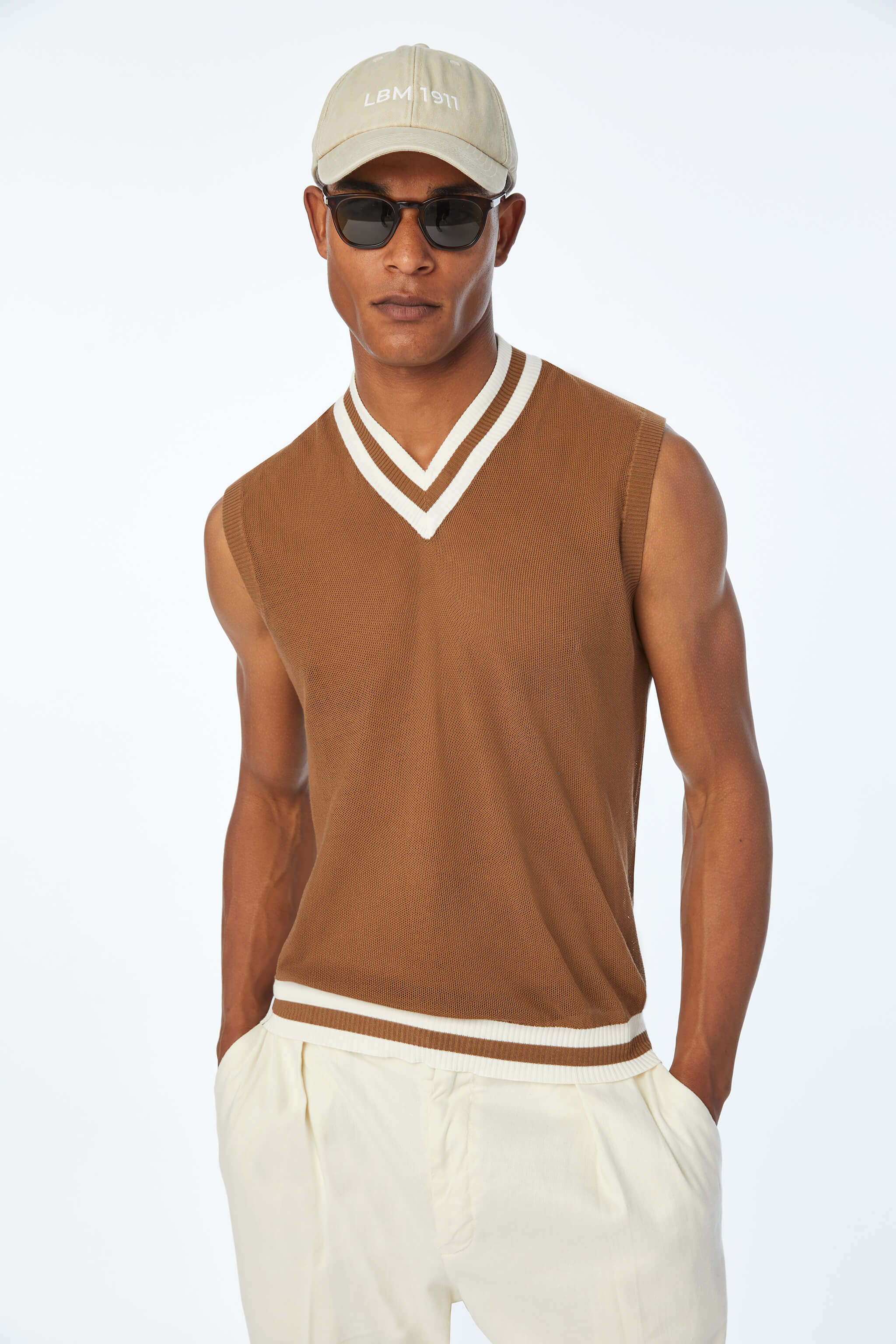 Knit vest in Brown