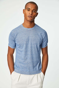 Sky blue t-shirt in a linen and cotton blend light blue
