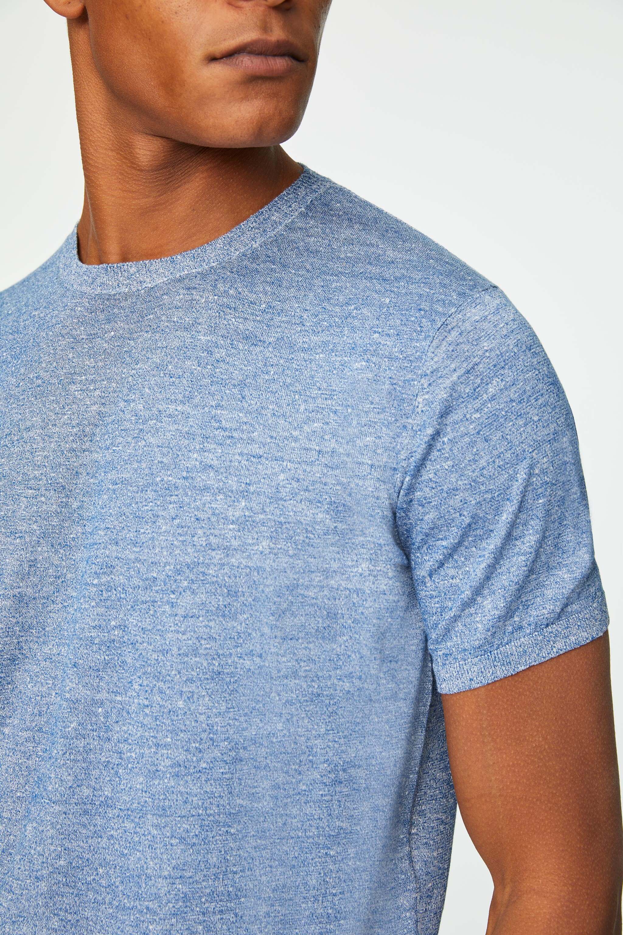 Sky blue T-shirt in a linen and cotton blend