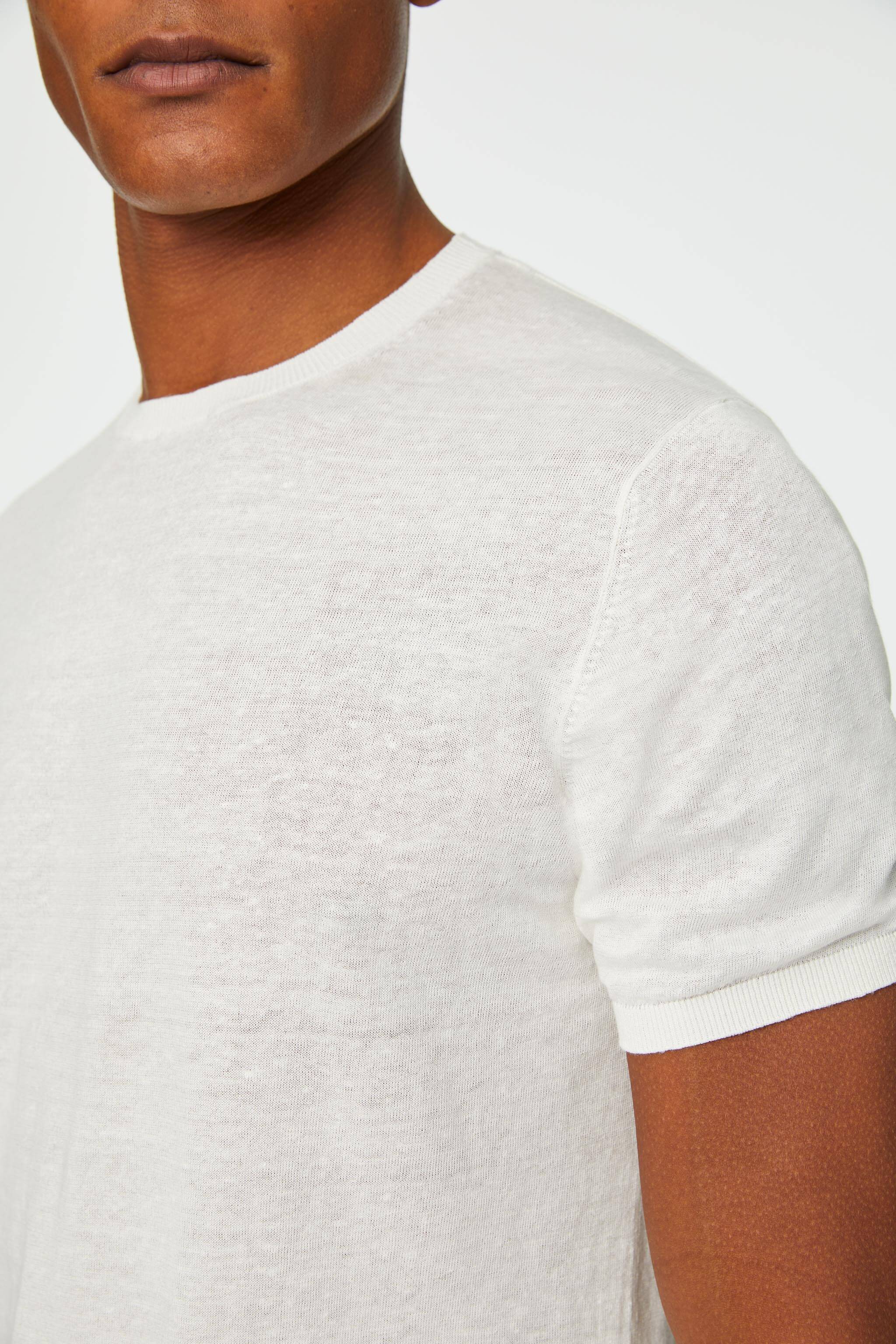Linen and cotton T-shirt in milky white